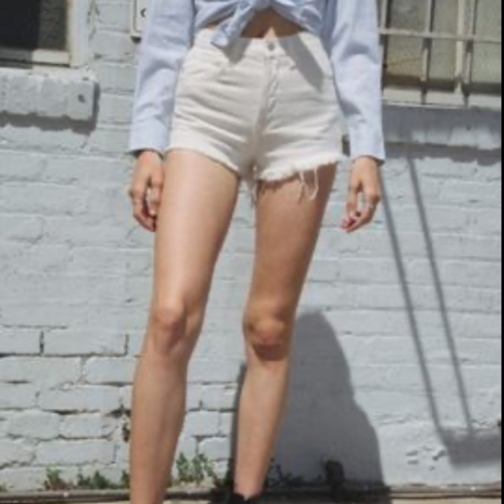 White brandy Melville Charlotte shorts